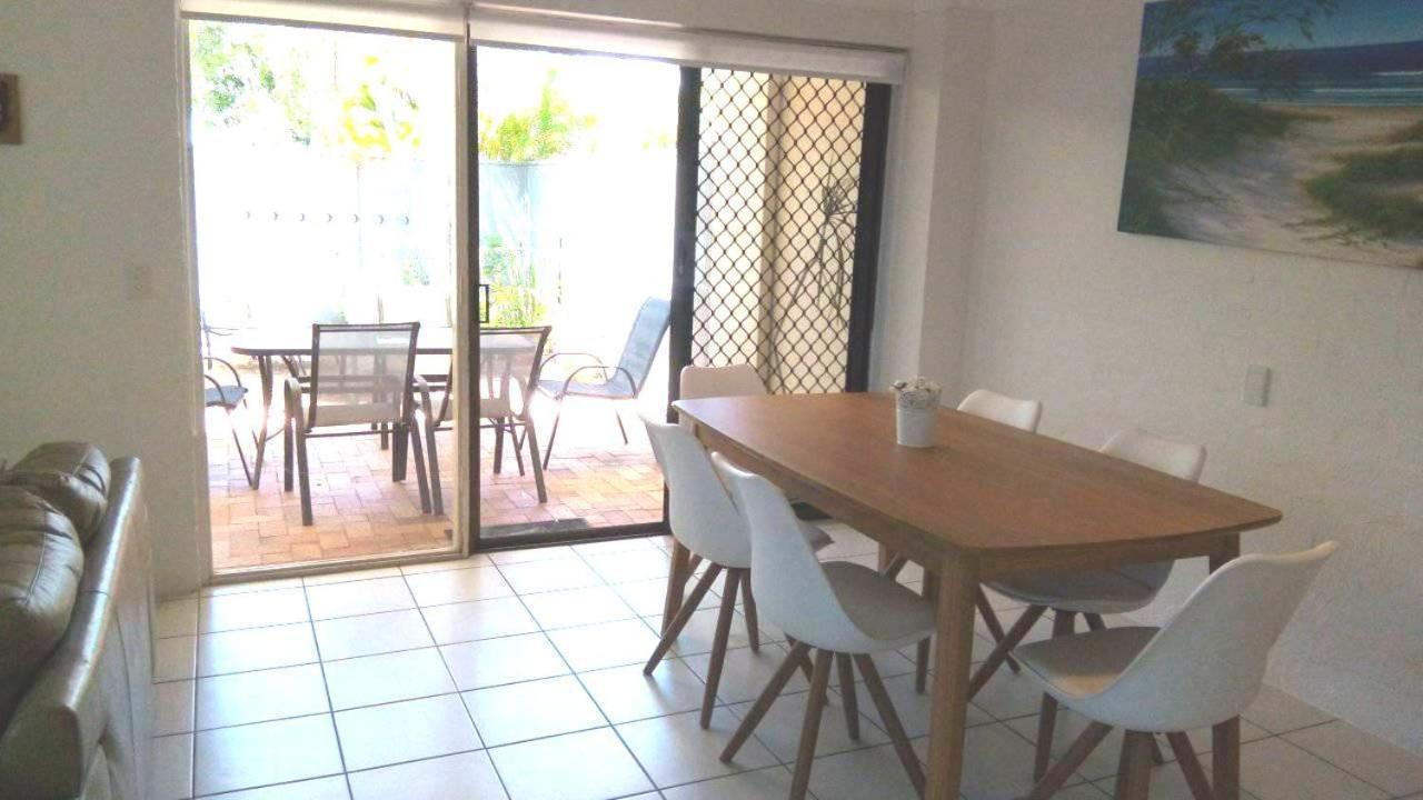 Le Court Villas Noosa Heads Exterior photo